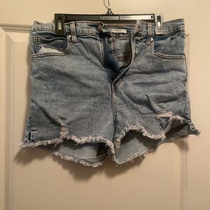 Junior size 11/30 Jean shorts. Only worn once.